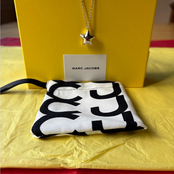 ⭐️ MARC JACOBS BALLOON STAR NECKLACE ⭐️ NWT ⭐️ - Picture 4 of 16